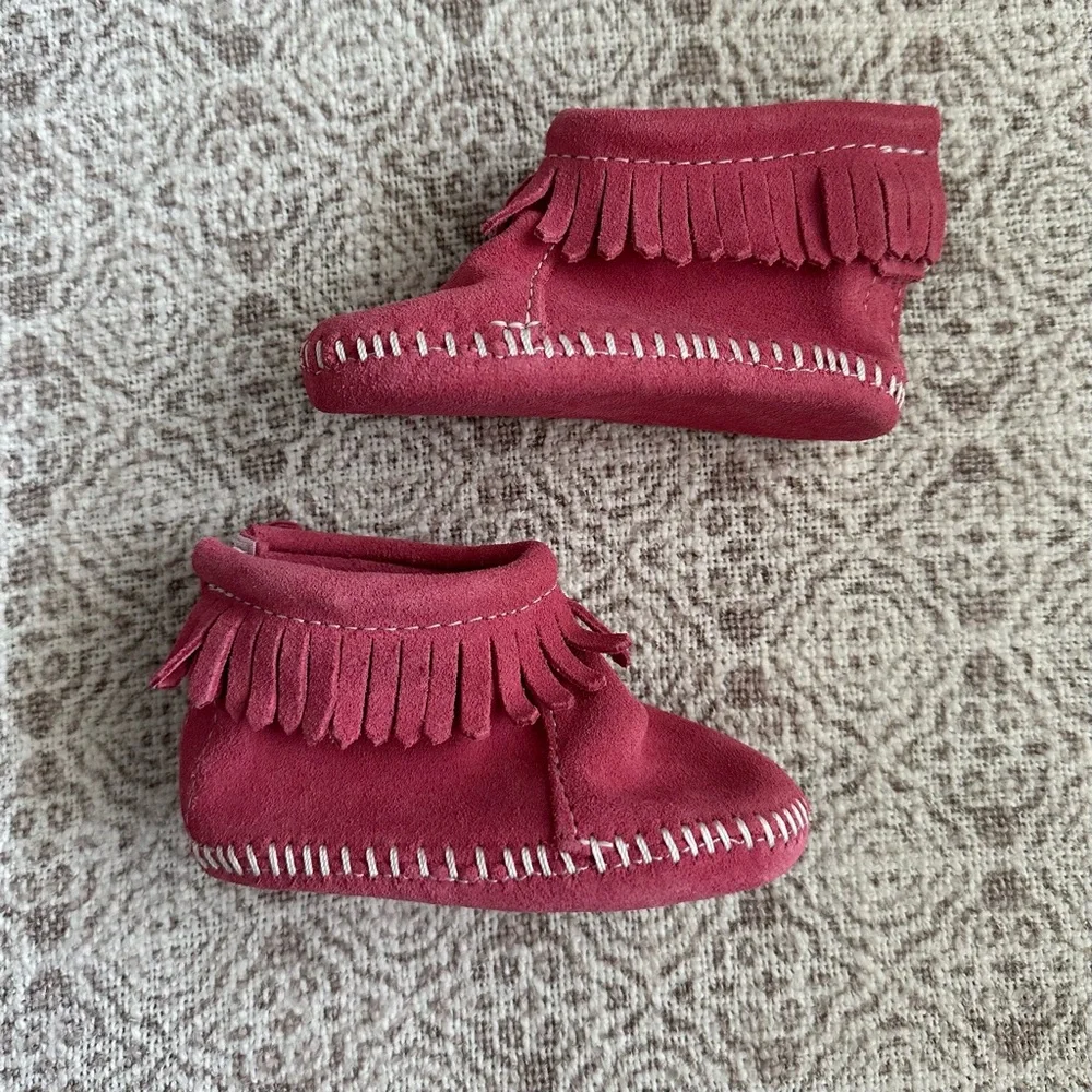 Minnetonka Pink Fringe Back Flap Booties
